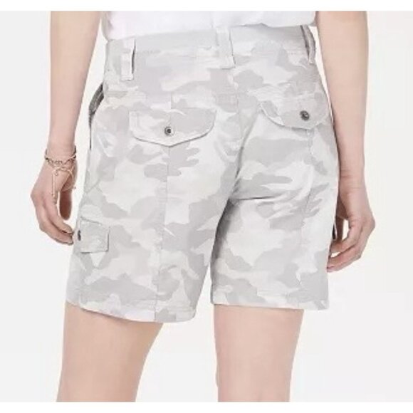 Style & Co Women's Cargo Shorts Camo Size 12 Gray Zipper Pockets High Rise NWT - Picture 2 of 16